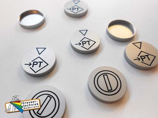 Aluminium drukknop lens graveren